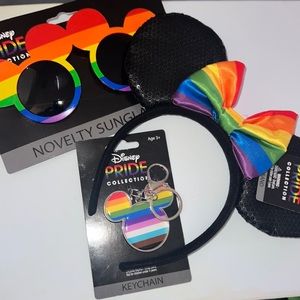 LAST SET 🔥ADORABLE DISNEY PRIDE BUNDLE MICKEY EARS, SUNGLASSES ABD KEYCHAIN!